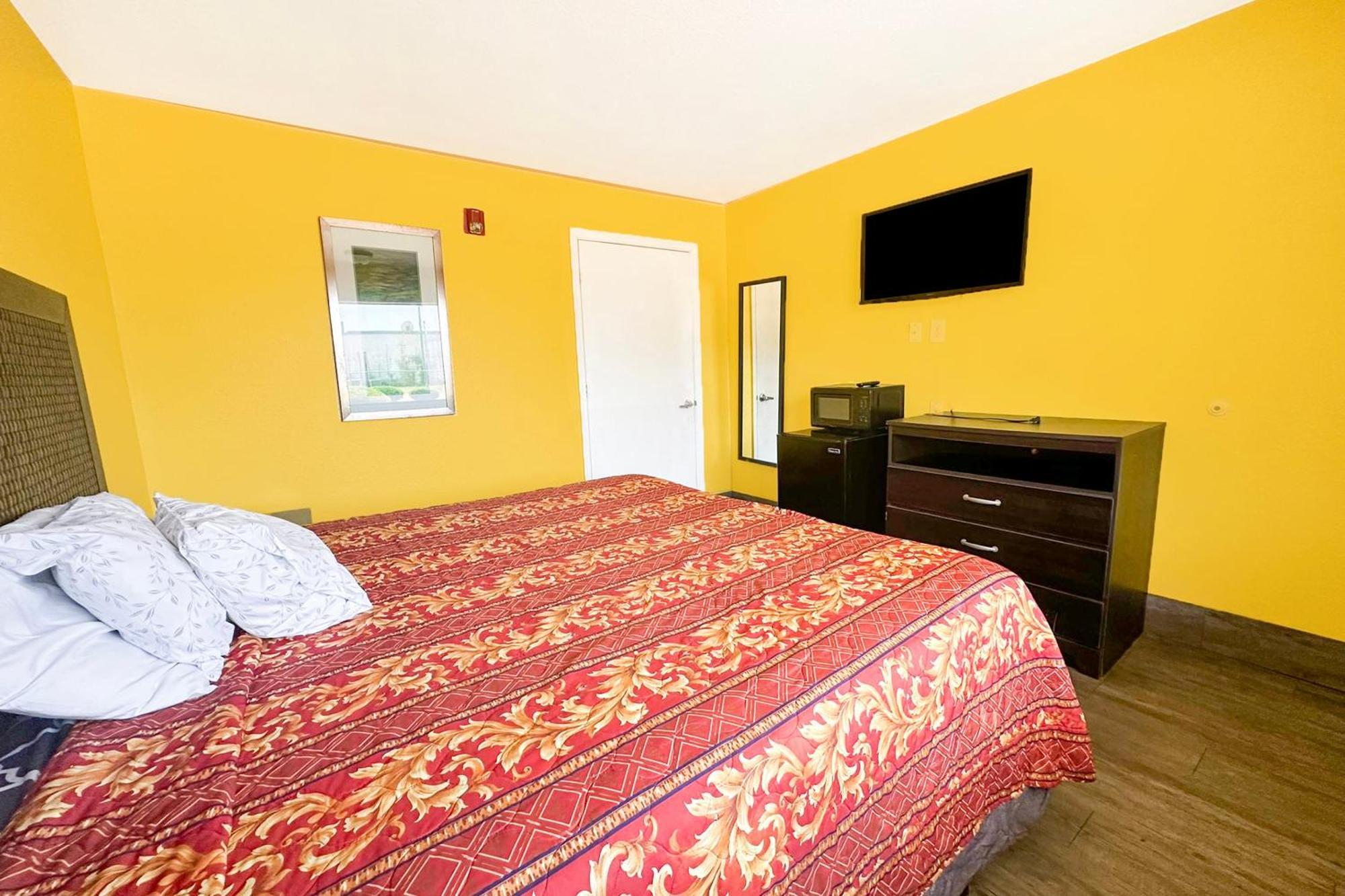 Luxury Inn By Oyo אלבני מראה חיצוני תמונה